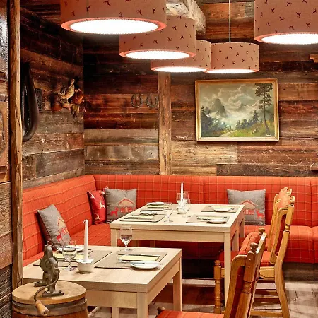 아파트 Das Alpenhaus Katschberg 1640 *